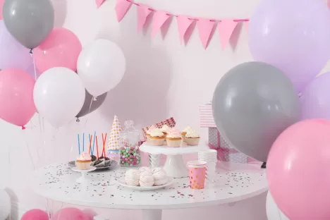 Baby Shower Party mit Heliumballons