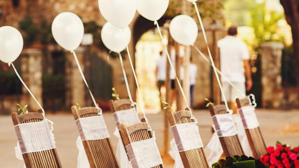 Heliumballons als Hochzeitsdekoration