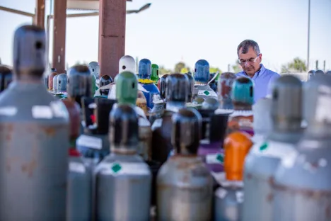 distributor händler nearby naehe