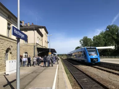 Air Liquide stellt für die Erprobung eines Alstom Coradia iLint die Versorgung mit grünem Wasserstoff bereit