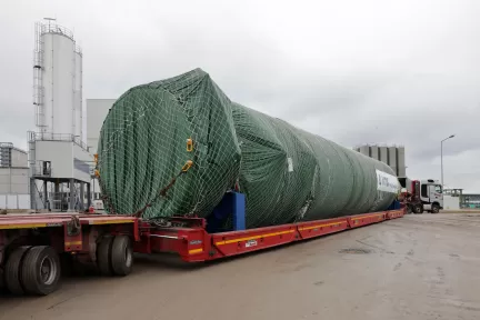 Schwarzheide: Erster Großtank für neue Air Liquide-Luftzerlegungsanlage 