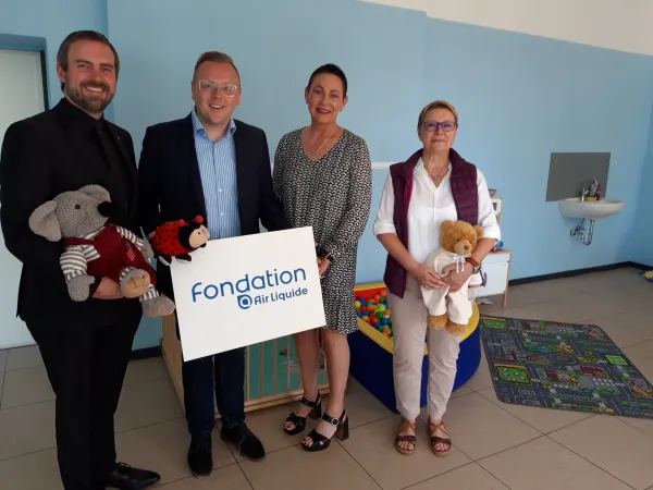 Air Liquide Dormagen: Spende von 13.000 Euro ermöglicht Spielzimmer und Lernraum für Flüchtlinge