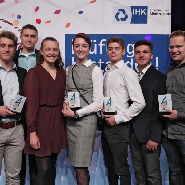 Bestenehrung: IHK ehrt Air Liquide-Azubi und Ausbildungsbetrieb 