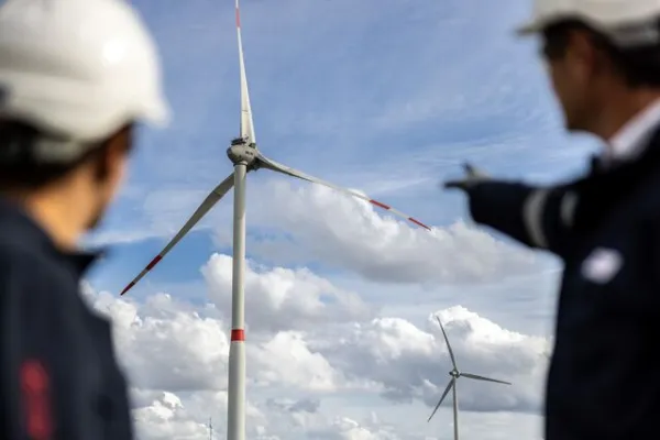 Air Liquide unterzeichnete 2024 ein Rekordvolumen an PPAs, die über 2.500 GWh kohlenstoffarmen Strom sichern und die CO2-Emissionen um über 1,2 Mio. Tonnen pro Jahr reduzieren