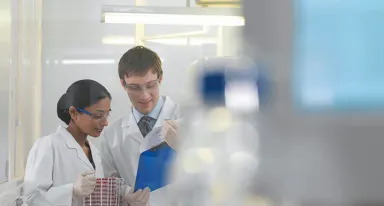 Team der Spezialgaseanalytik im Werk Krefeld-Gellep