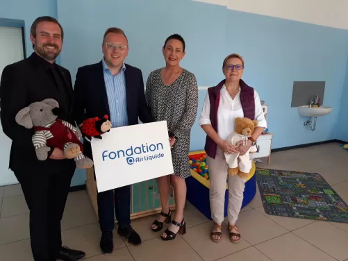 Air Liquide Dormagen: Spende von 13.000 Euro ermöglicht Spielzimmer und Lernraum für Flüchtlinge
