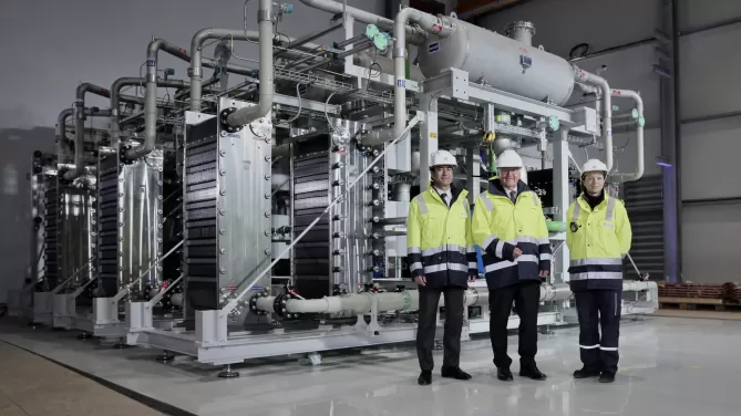 Gilles Le Van, Air Liquide, Vice-President Large Industries and Energy Transition Central Europe  Bundespräsident Frank-Walter Steinmeier  Johanna Hess, Air Liquide, Projektleiterin Trailblazer