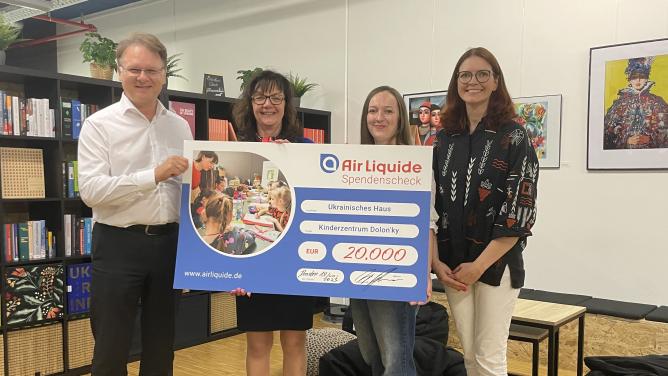 Air Liquide unterstützt Ukrainisches Haus – 20.000 Euro für Kinderzentrum in Dresden